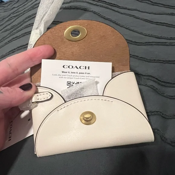 Coach Cream Leather Clutch with Gold Accent - Picture 4 of 5